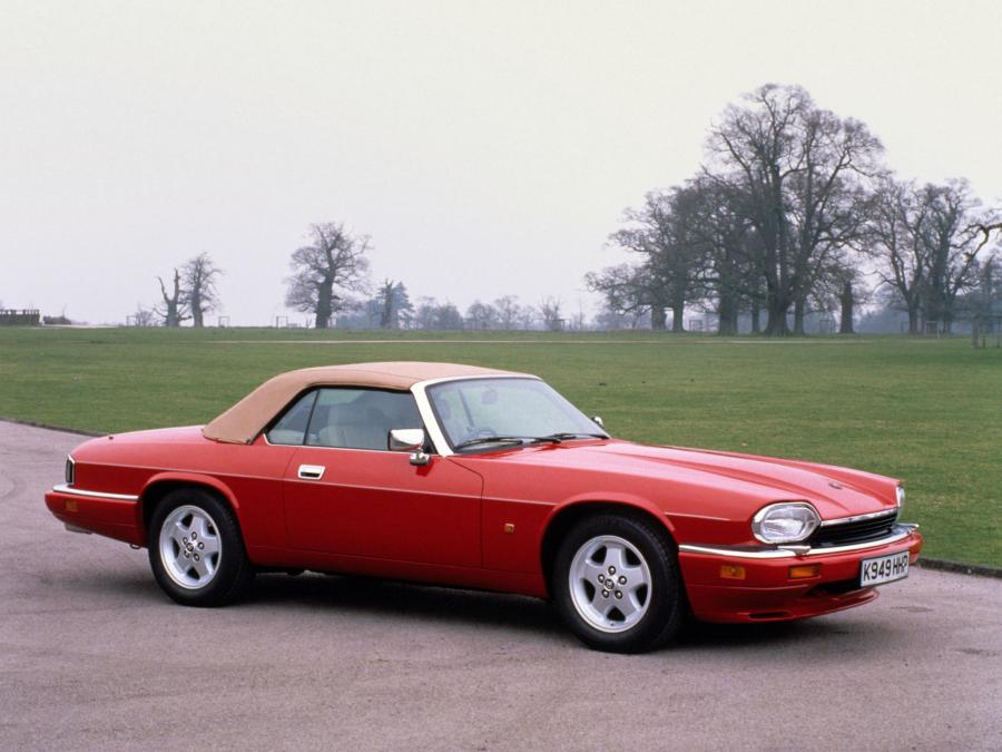  Jaguar XJ-S Convertible 1975 года  (фото 13 из 30)